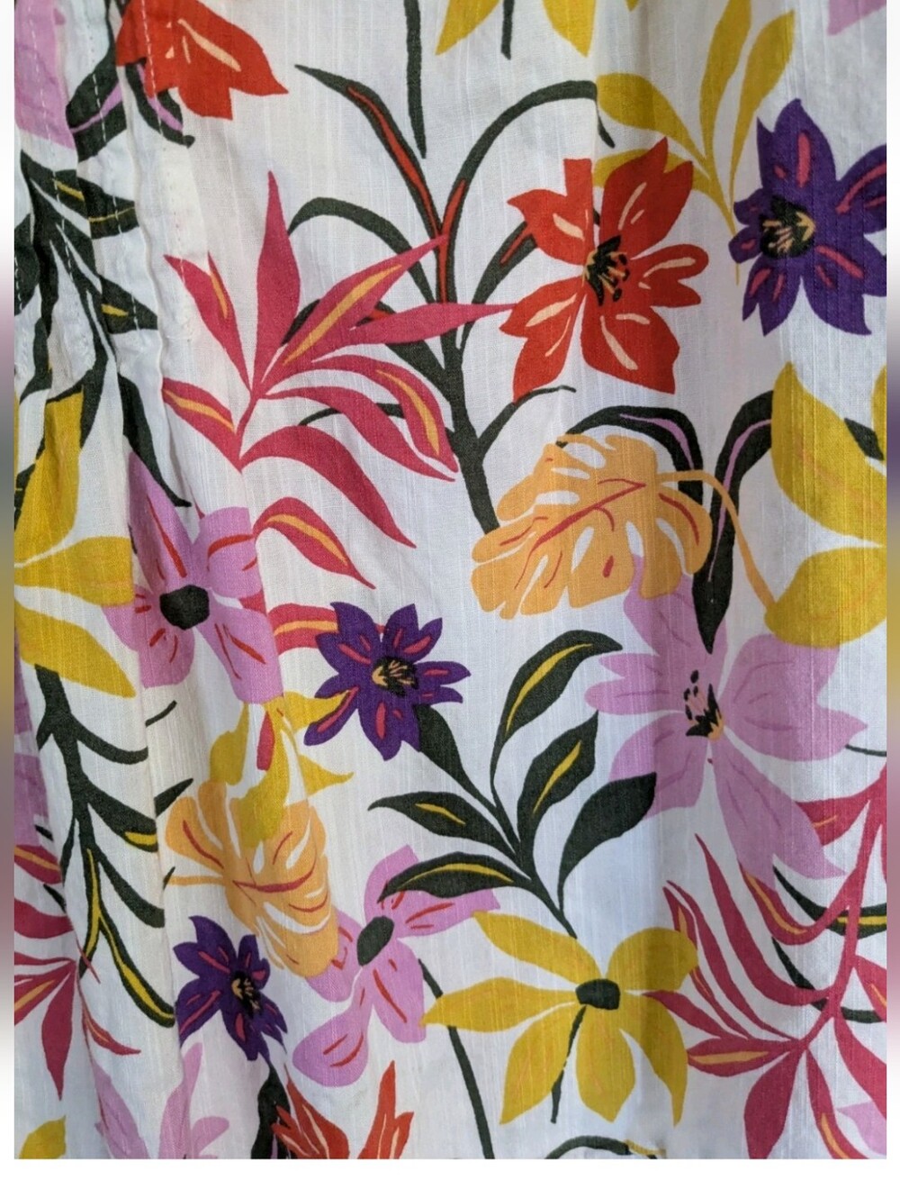 St. John's Bay Women's 1X Multi Floral Sleeveless Boho Blouse Pintucked Cotton - Picture 4 of 5